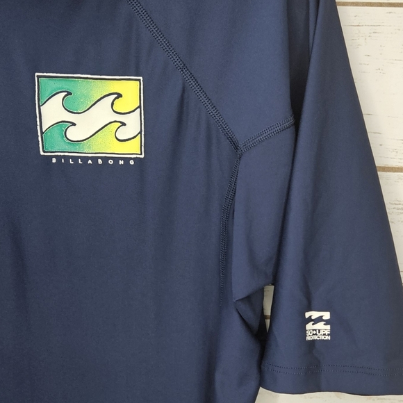 Billabong Swim Shirt UVA UVB 50+ UPF Protection Size XL - Picture 4 of 5